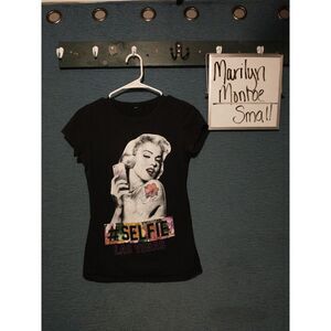 Marilyn Monroe T-shirt size small